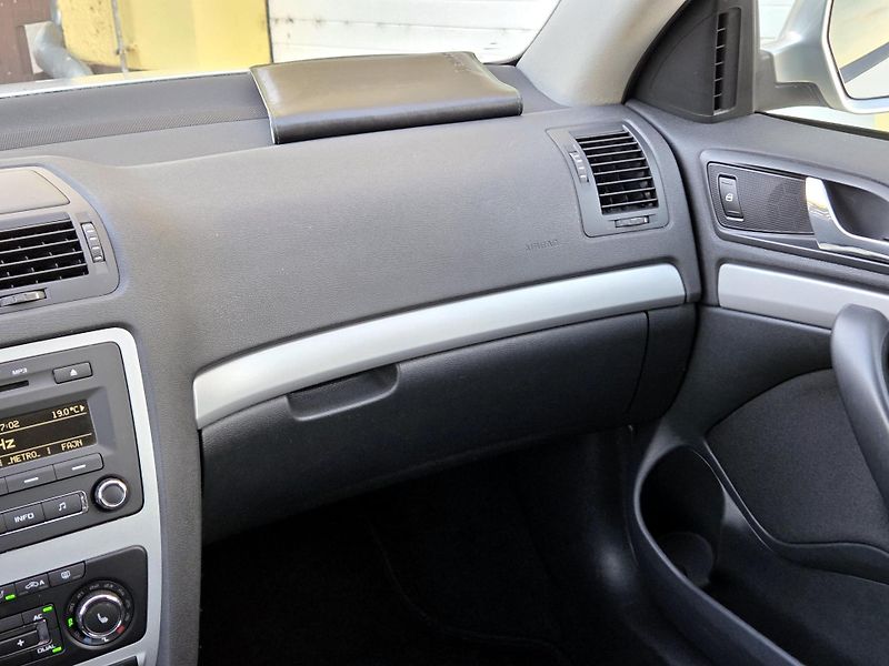 Škoda Octavia 1,2TSi Amb. *SERV.KNÍŽKA*      - fotka 30 z 39