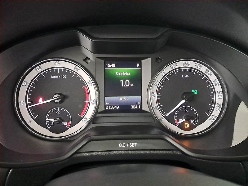 Škoda Octavia (2018) 1.8 TSI, Automat, Tempomat - fotka 11 z 21
