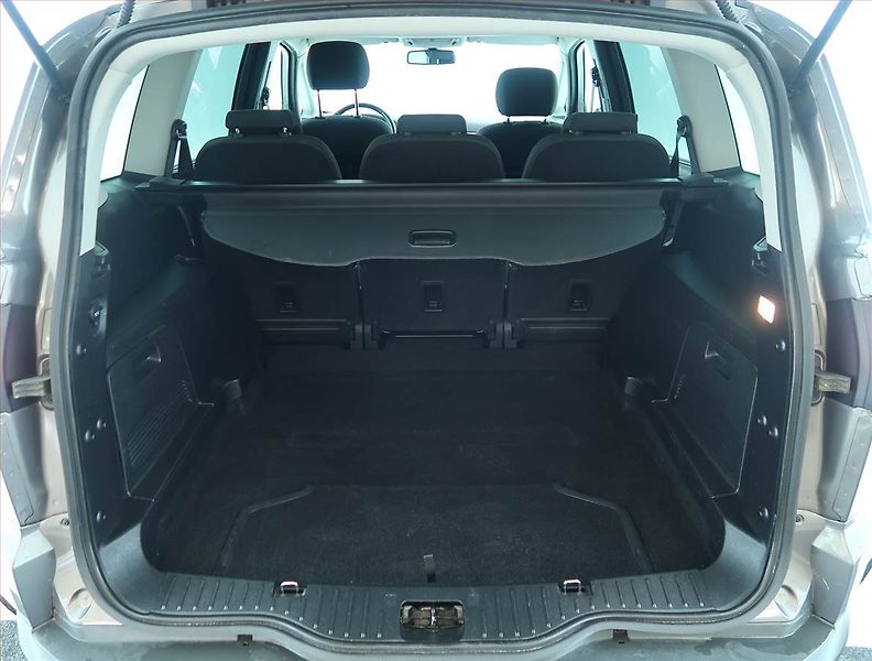 Ford S-MAX (2013) 2.0 TDCi, Navi, Xenony - fotka 14 z 17