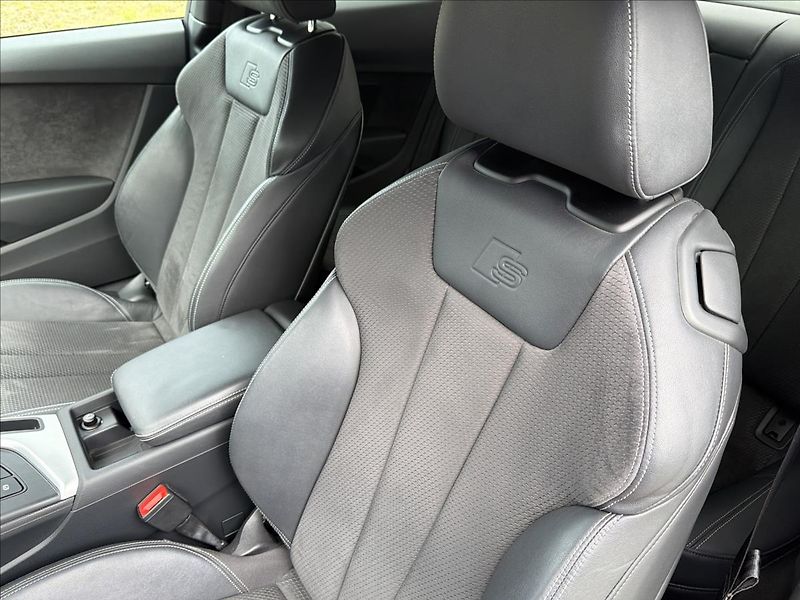 Audi A5 2,0 TFSI 185kW 4x4 AT Sport - fotka 10 z 32