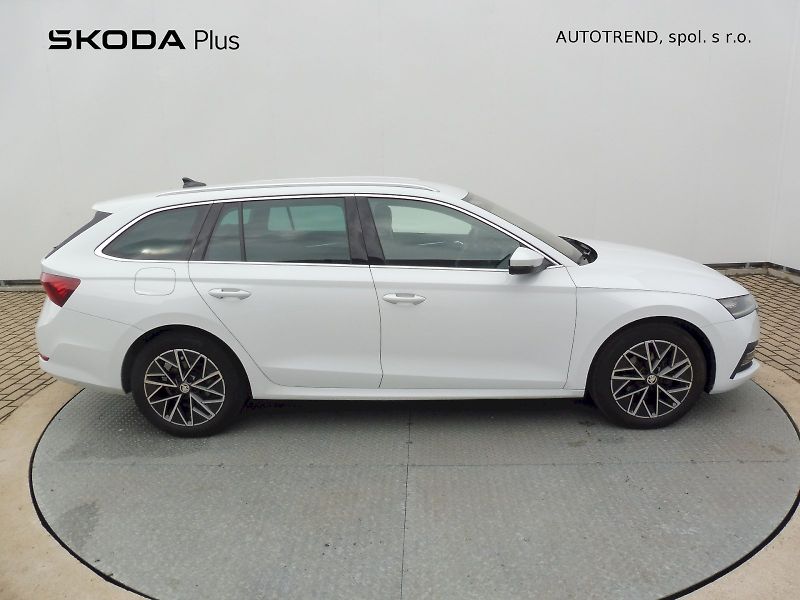 Škoda Octavia (2022) Combi Style 1,5 TSI 110kW - fotka 27 z 30