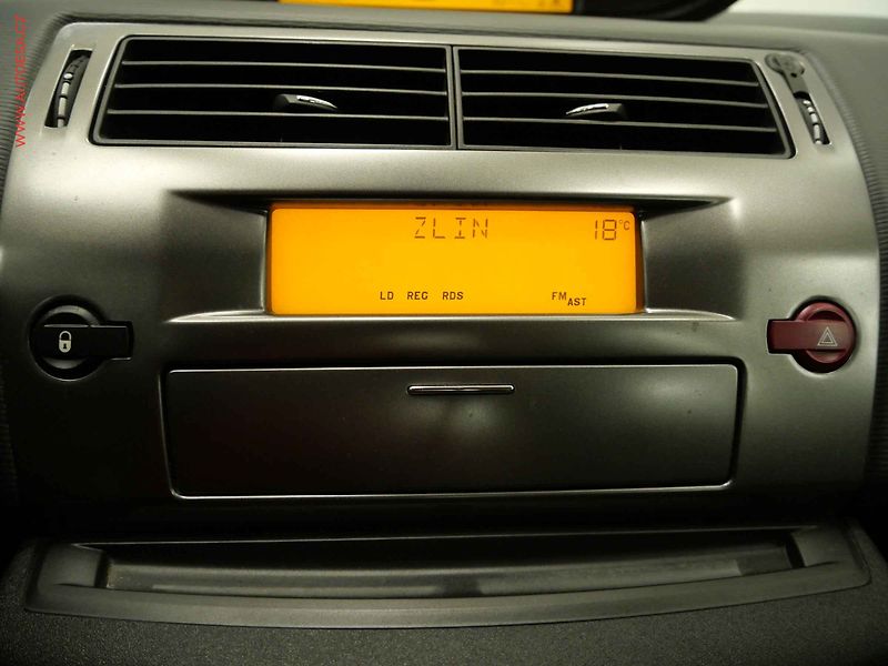 Citroën C4 (2009) 1.4i, 2.maj,ČR, AC, temp - fotka 18 z 20