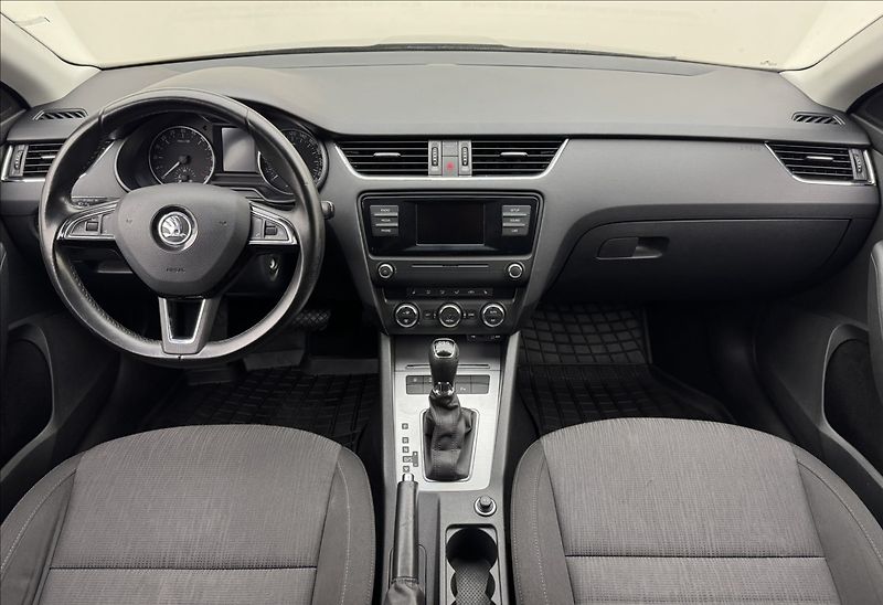 Škoda Octavia 2,0 110kW DSG ALU VÝHŘEV ČR TZ - fotka 7 z 34