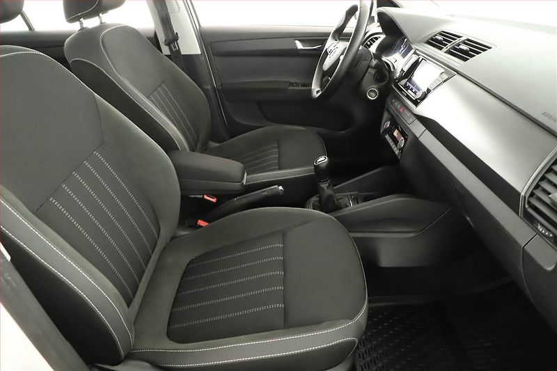 Škoda Fabia (2021) Style 1.0 TSI, ČR,1.maj - fotka 7 z 13