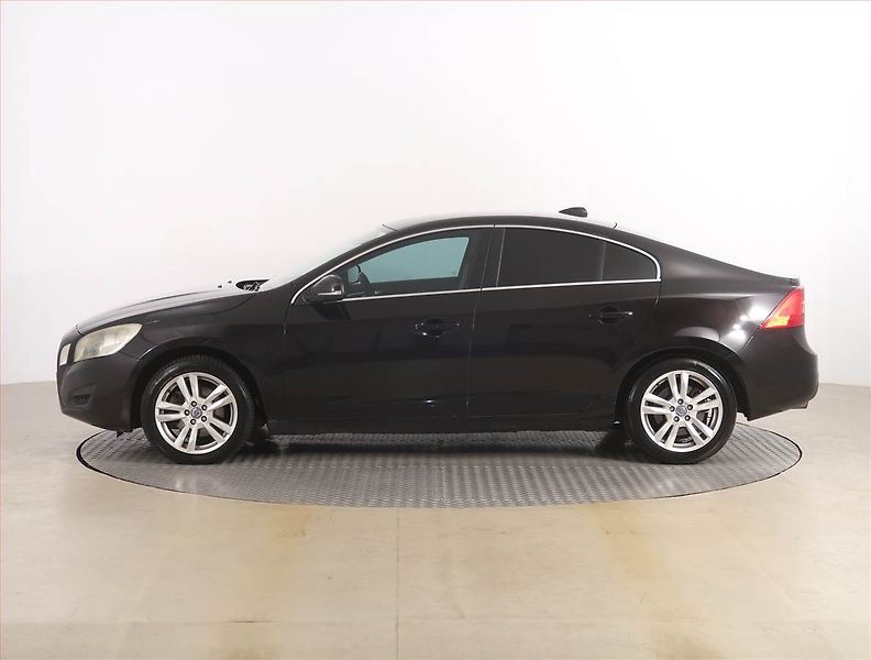 Volvo S60 (2011) D3, Automat, Navi, Tempomat - fotka 3 z 19