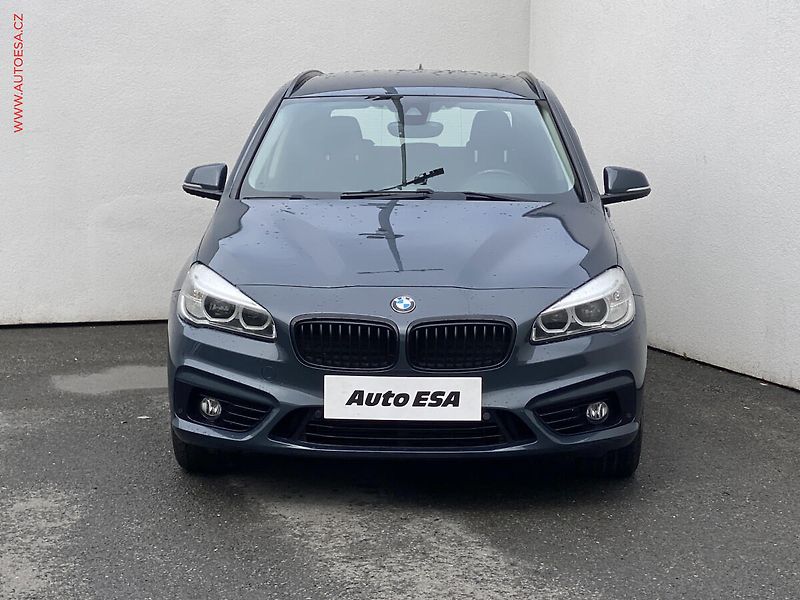 BMW Řada 2 (2015) 2.0 D 218 d, Sport, AT, navi - fotka 2 z 19