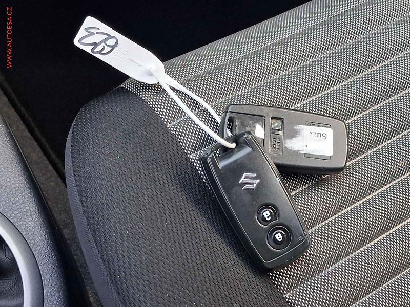 Suzuki SX4 (2010) 1.6VVT, City+, výhřev sed - fotka 15 z 15
