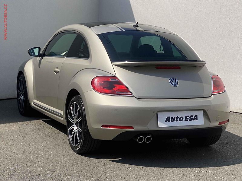 Volkswagen Beetle (2013) 1.4 TSI, AC - fotka 6 z 13