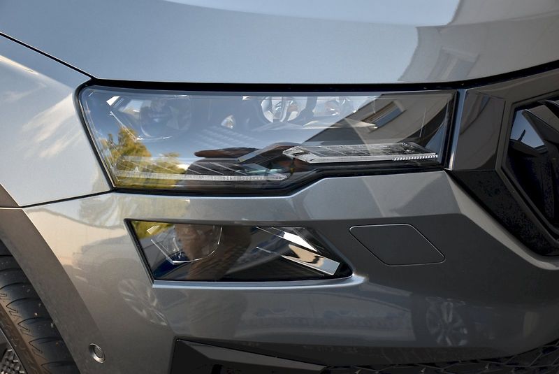 Škoda Karoq (2025) Sportline 1,5 TSI 110 kW 7° au - fotka 30 z 39