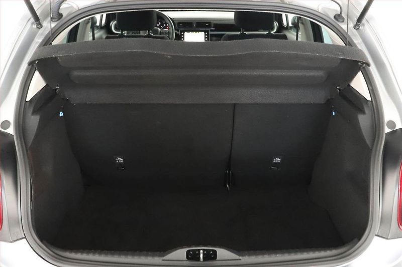 Citroën C3 (2018) 1.2 PureTech, Navi, Tempomat - fotka 10 z 13