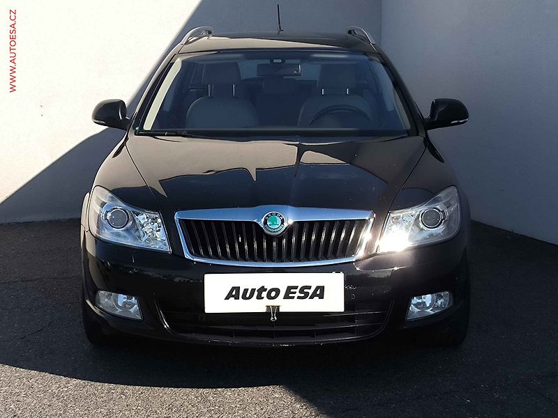 Škoda Octavia (2011) 2.0TDi, ČR, servis.kniha - fotka 2 z 23