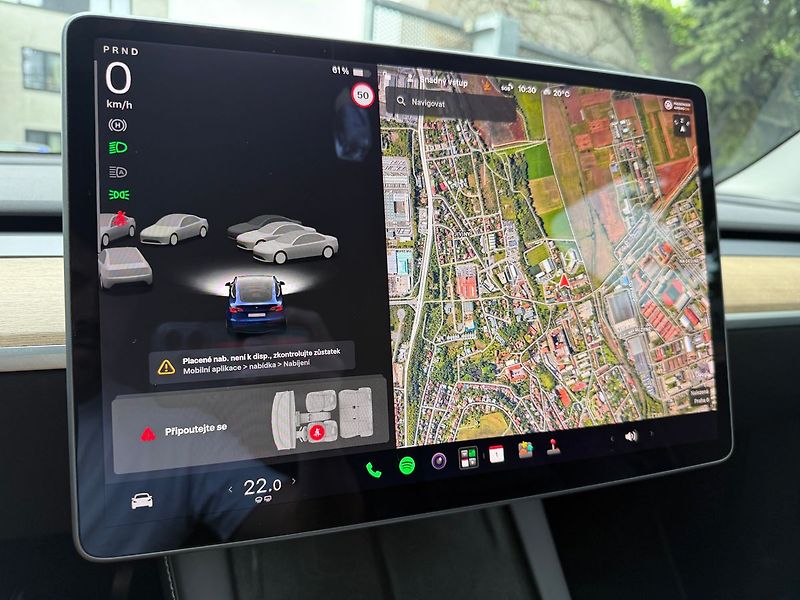 Tesla Model Y Long Range AWD - fotka 15 z 41