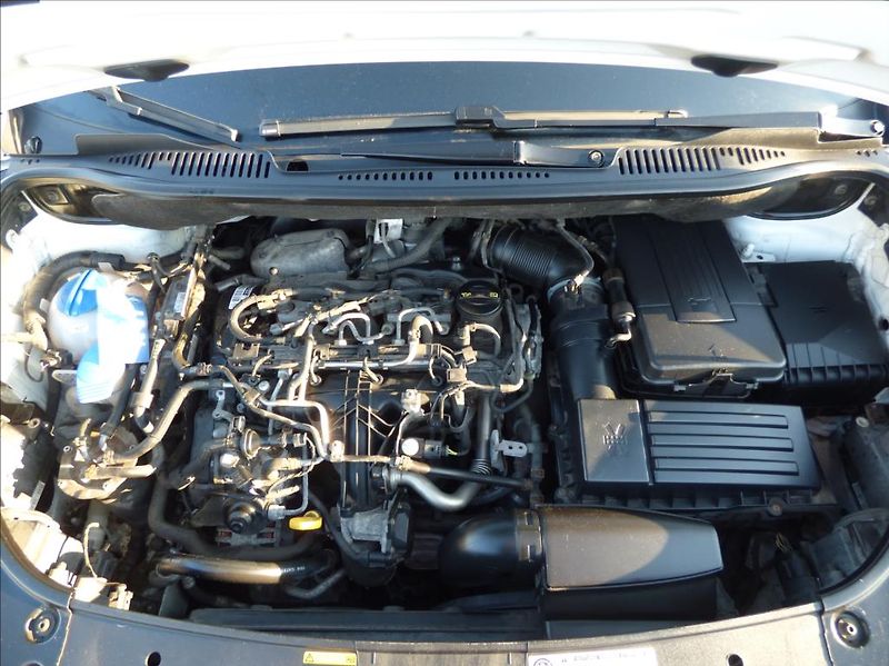Volkswagen Caddy 2,0 TDI  Cup DSG - fotka 35 z 39