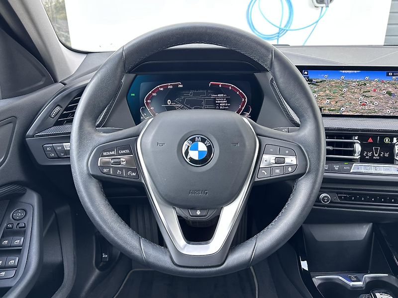 BMW Řada 1 118i Model Sport Line - fotka 10 z 23