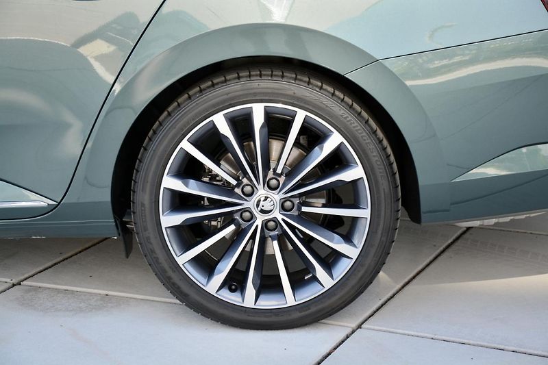 Škoda Superb (2023) L&K 2,0 TDI 147 kW 7-st aut 4x - fotka 7 z 66