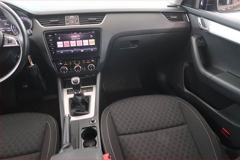 Škoda Octavia (2017) 2.0 TDI, Navi, Tempomat - fotka 8 z 18