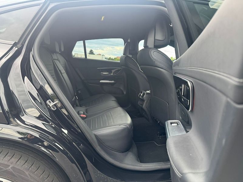 Mercedes-Benz GLC 300e 4MATIC coupe - fotka 17 z 20