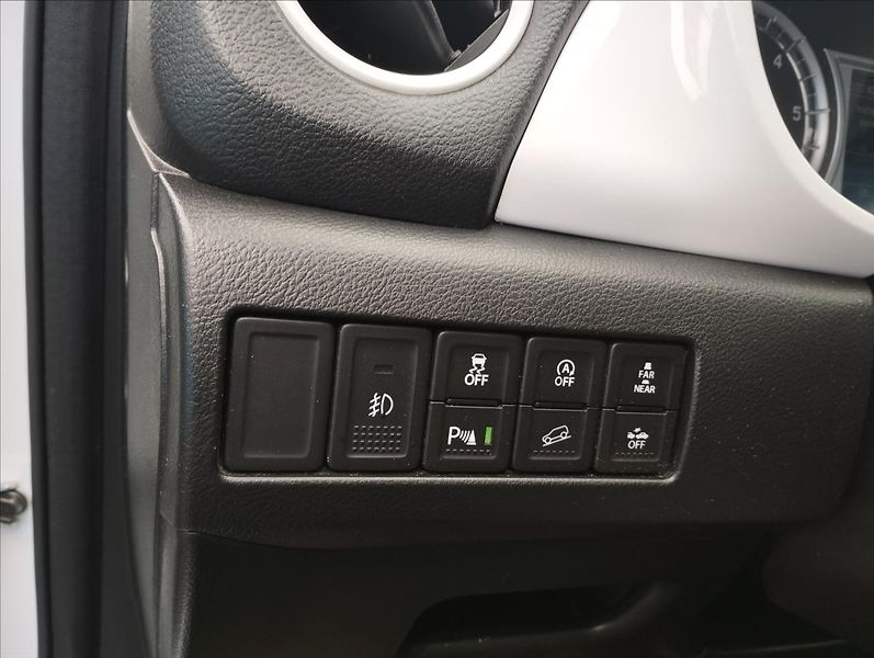 Suzuki Vitara 1,6 DDiS 88KW 4X4, KŮŽE, LED - fotka 19 z 23