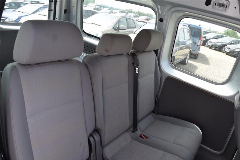 Volkswagen Caddy 1,9 TDI 77KW BEZ DPF A KOROZE - fotka 21 z 41