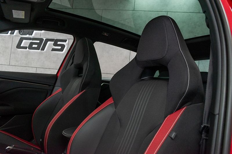 Škoda Kamiq 1.0 TSI MonteCarlo*TAŽNÉ*ČR 1M - fotka 17 z 44