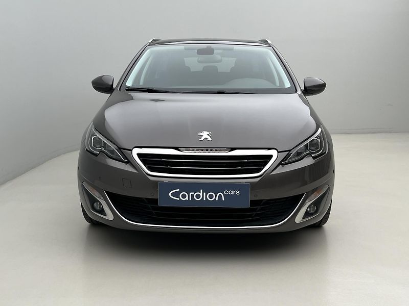 Peugeot 308 1.2 PURETECH ACTIVE 1. maj. - fotka 12 z 39