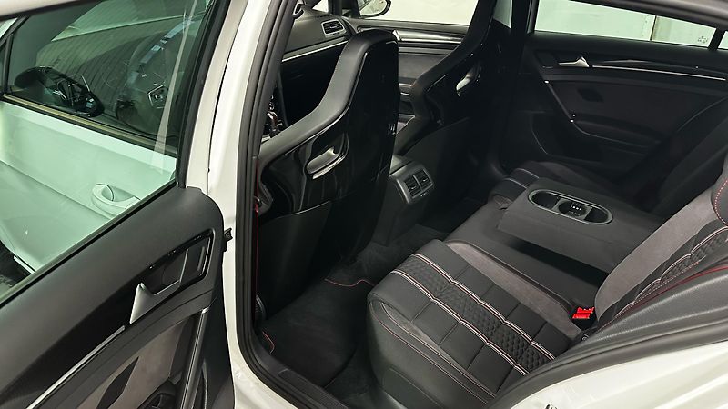 Volkswagen Golf RECARO / REMUS / TOP STAV - fotka 22 z 43