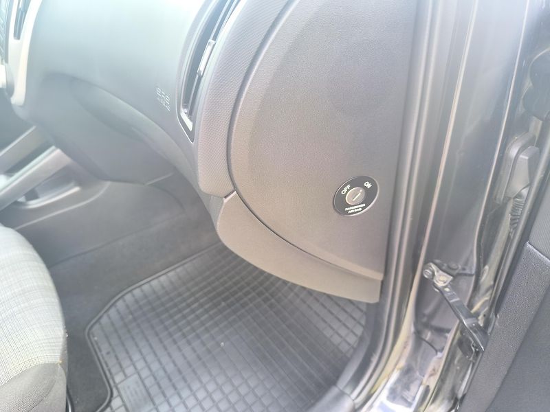 Kia Ceed (2011) 1.4 1.MAJITEL,SERVISNI KÍŽKA - fotka 23 z 31
