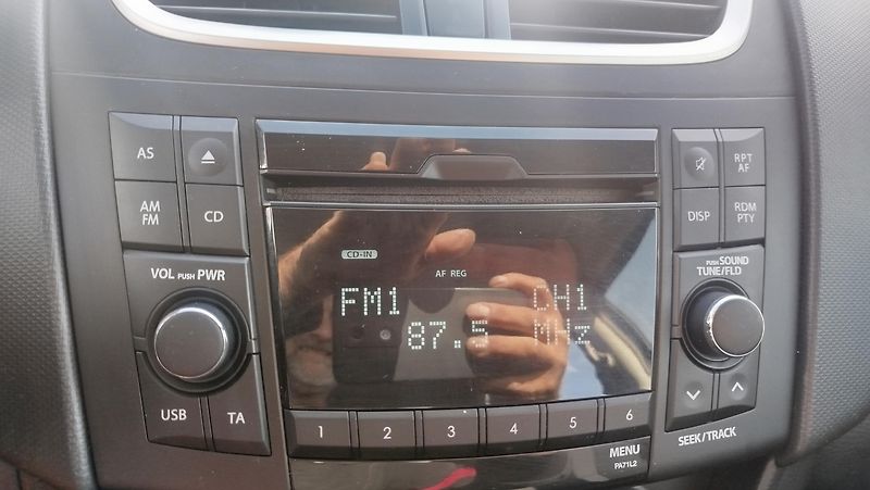 Suzuki Swift (2013) 1.2 16v 4x4  - fotka 9 z 35
