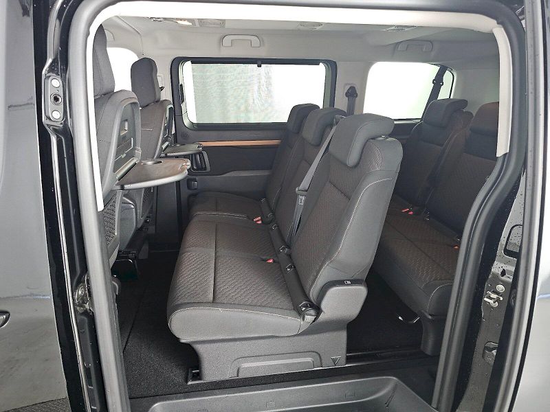 Toyota ProAce Verso (2024) 2.0D 106kW FAMILY 8S WEBASTO - fotka 7 z 35