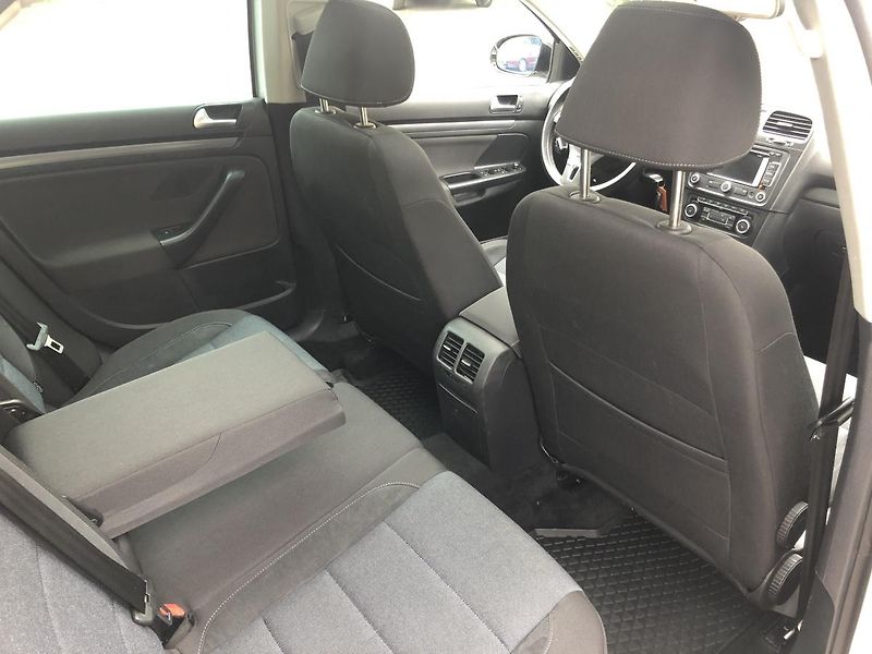 Volkswagen Golf (2011) 2,0TDi STYLE nez. rezervace - fotka 42 z 68