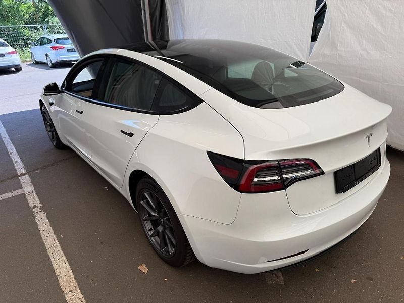 Tesla Model 3 STANDART RANGE 208w SOH 96,0% - fotka 3 z 10