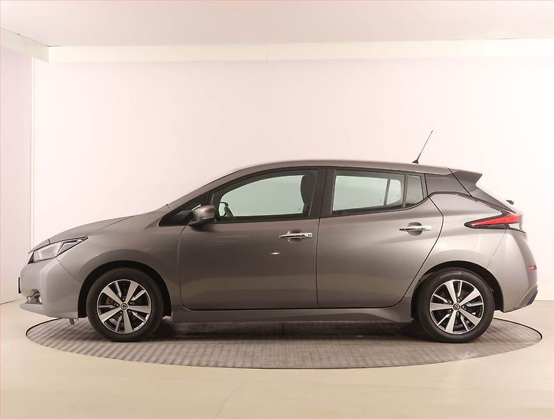 Nissan Leaf (2021) 40 kWh, SoH 90%, Automat - fotka 3 z 24