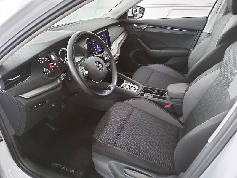 Škoda Octavia (2023) Combi 2.0 TDI (110kW/150k) DSG - fotka 6 z 25