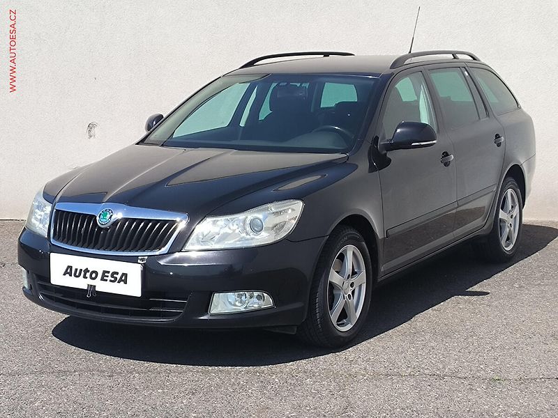 Škoda Octavia (2010) 2.0 TDi, Navi, AC - fotka 3 z 17