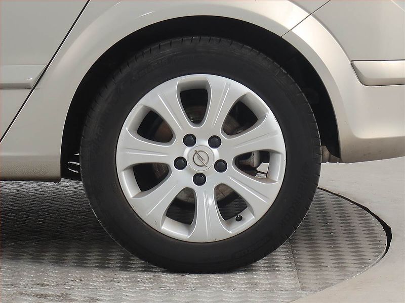 Opel Astra (2008) 1.6 16V, Serv.kniha - fotka 14 z 17