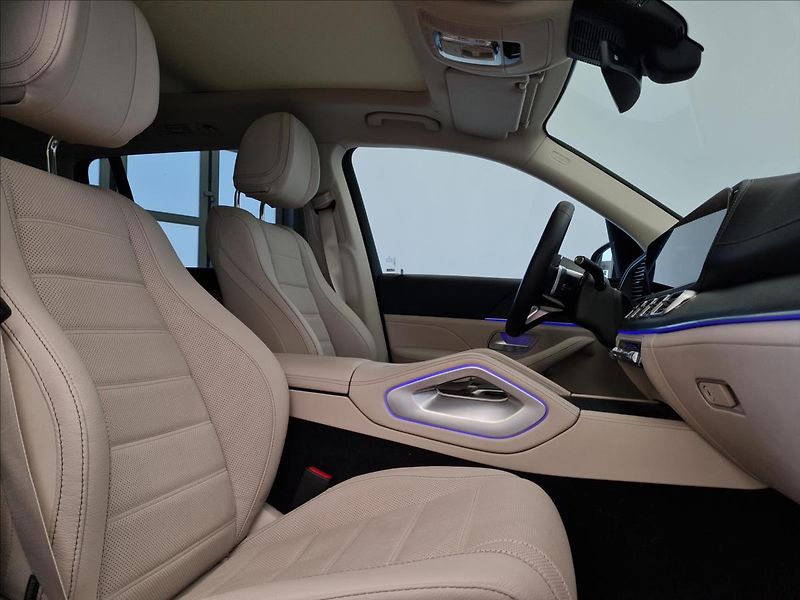 Mercedes-Benz GLS 450 d 4MATIC AMG Line - fotka 15 z 23