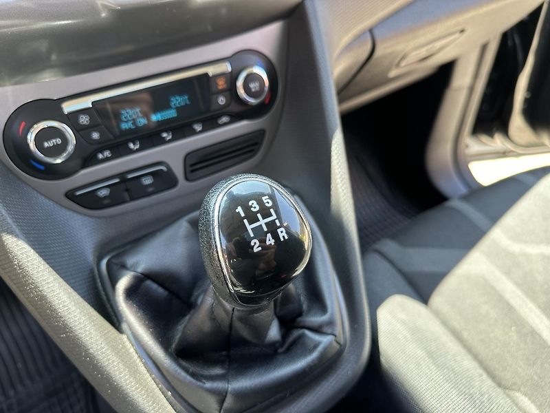 Ford Tourneo Connect (2015) GRAND - 7MÍST - L2 -DIGIKLIMA - fotka 30 z 61