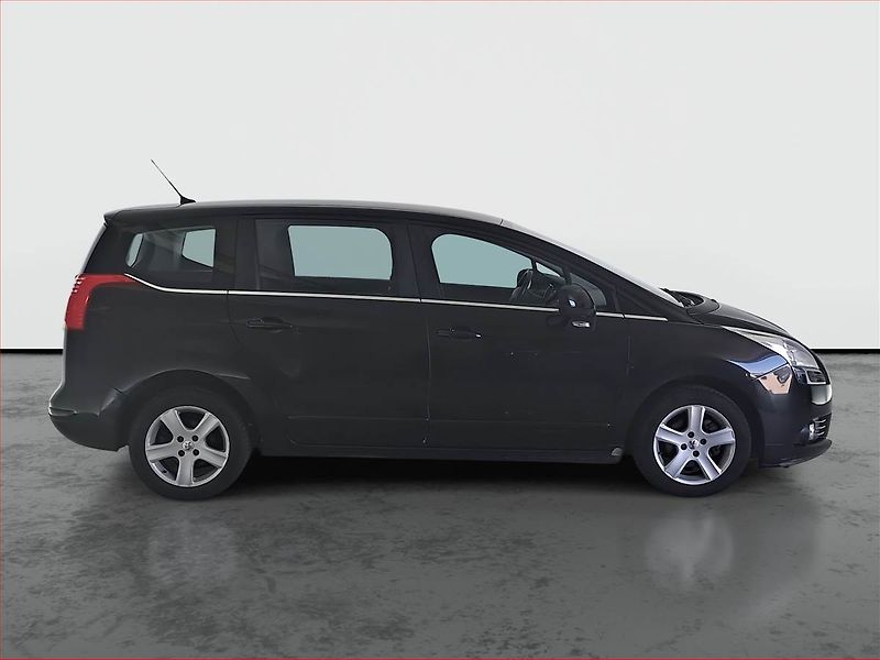 Peugeot 5008 (2011) 1.6 HDi, Serv.kniha, po STK - fotka 6 z 14