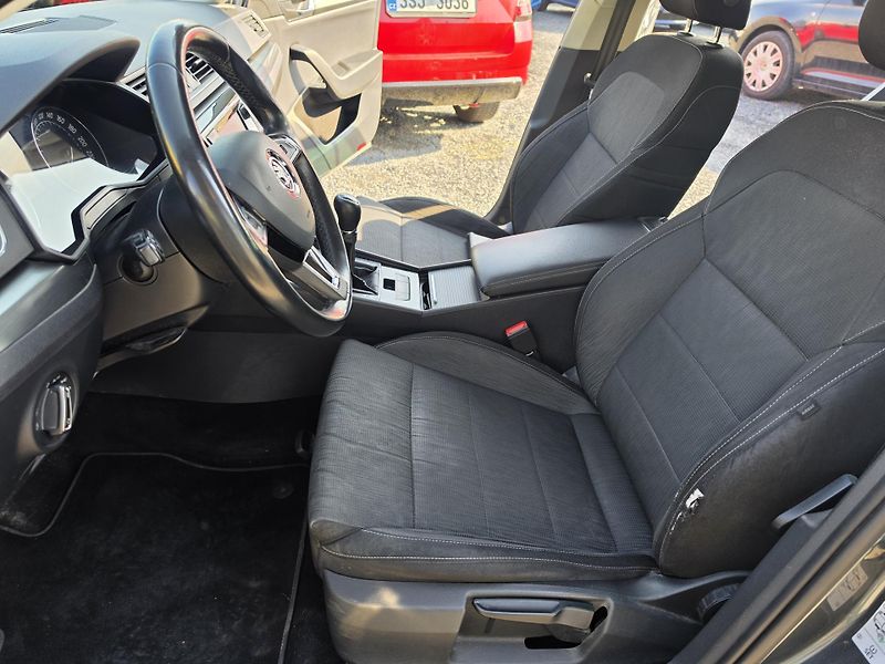Škoda Superb 2.0 TDI Xenon TZ 110KW  - fotka 11 z 17