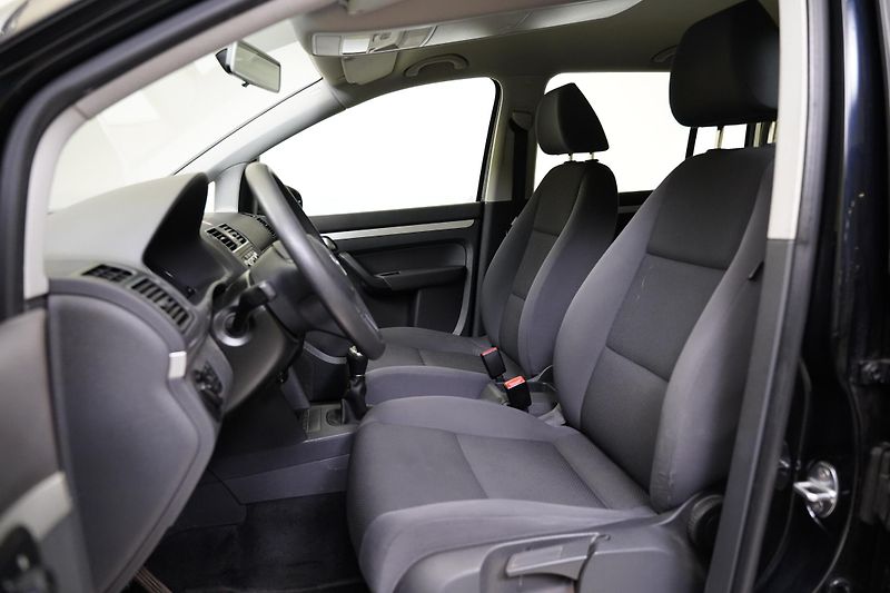 Volkswagen Touran - fotka 11 z 19