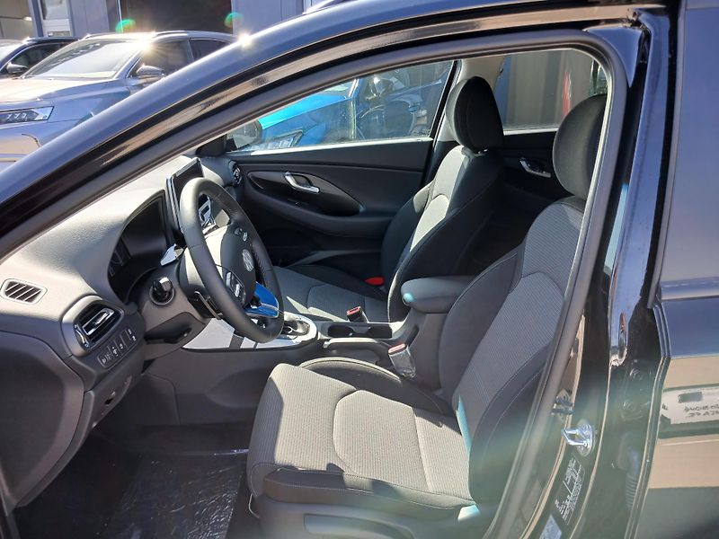 Hyundai i30 1,6T-GDI DCT N -LINE GO CZECH - fotka 9 z 12