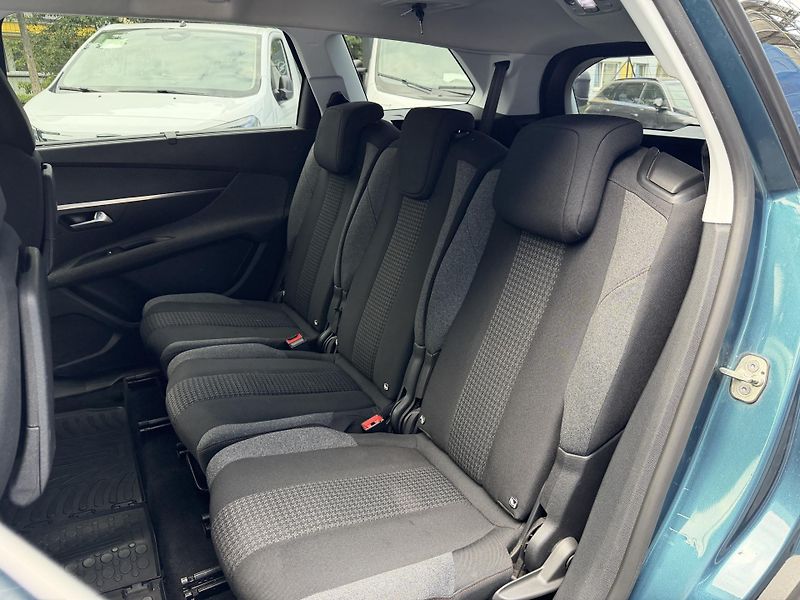Peugeot 5008 (2017) ALLURE PureTech 130k EAT6 - fotka 36 z 39