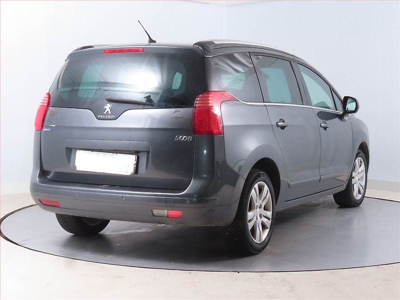 Peugeot 5008 (2015) 1.6 BlueHDi, Navi, Tempomat - fotka 5 z 15