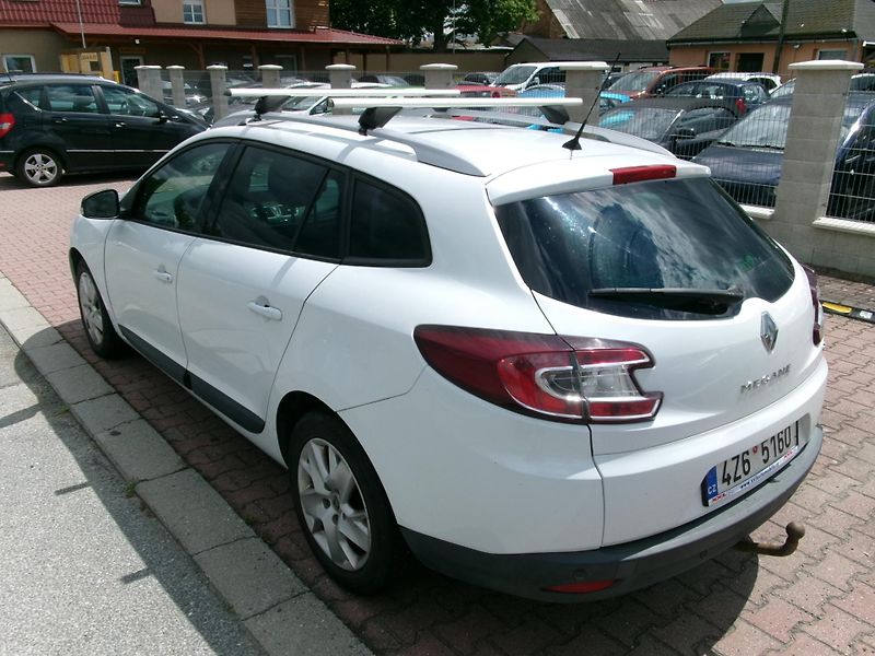 Renault Mégane (2011) 1,5dCi AUT AC BT TEMP TAŽNÉ - fotka 6 z 26