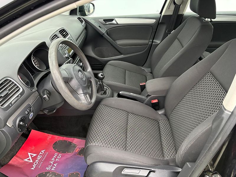 Volkswagen Golf 1.6, 75kW, Aut. Klima, Výhřevy - fotka 6 z 23