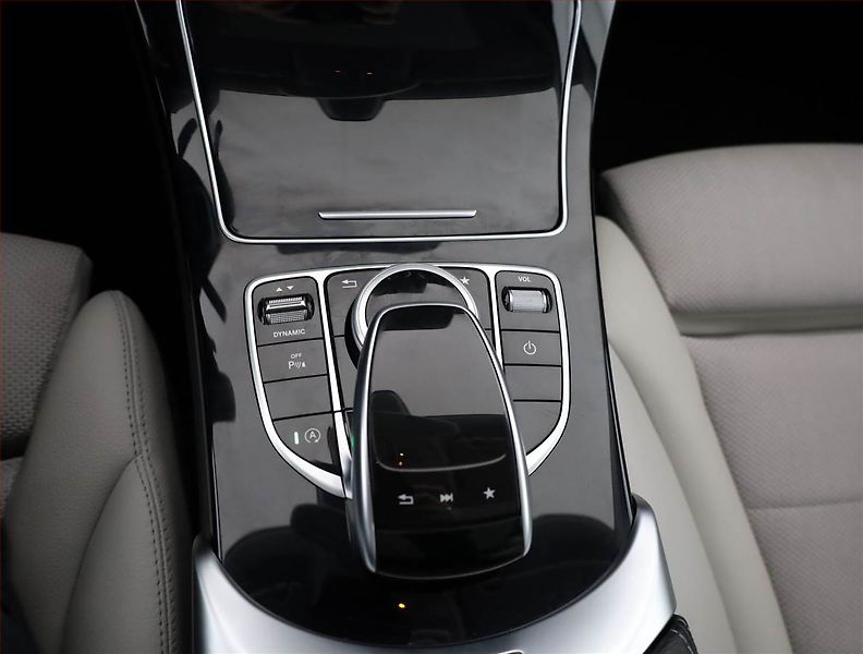 Mercedes-Benz Třídy C (2017) C 250 d 4MATIC, 4X4, Automat - fotka 11 z 21