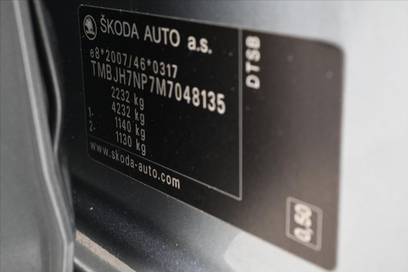 Škoda Superb 2,0 TDI 110 kW DSG Style Záruk - fotka 12 z 33