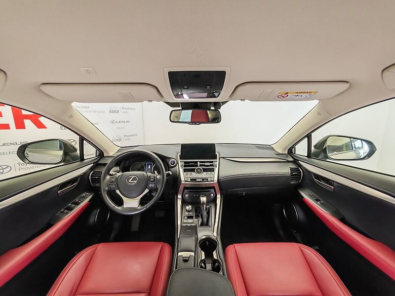 Lexus NX 300h AWD BUSINESS EDITION - fotka 14 z 39