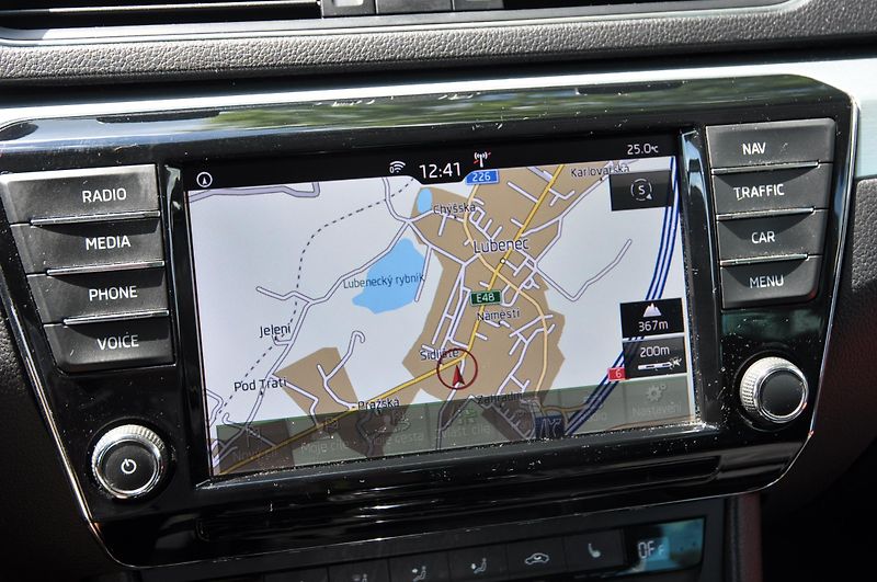 Škoda Superb III 2.0TDi 140kW KOMBI - fotka 18 z 23