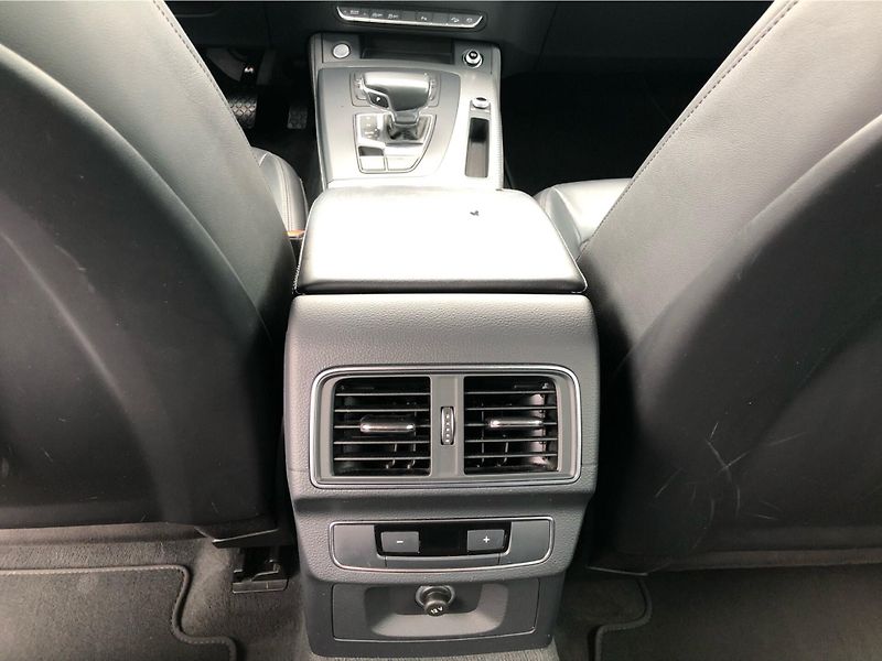 Audi Q5 DESIGN 2.0 TDI 140 KW Quattro - fotka 22 z 30